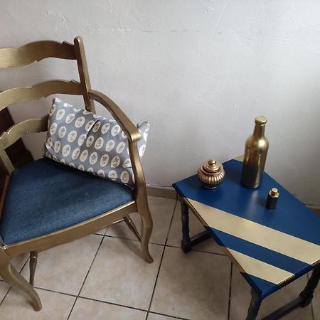Bleu Bonheur Bed & Breakfast Dennevy Phòng bức ảnh