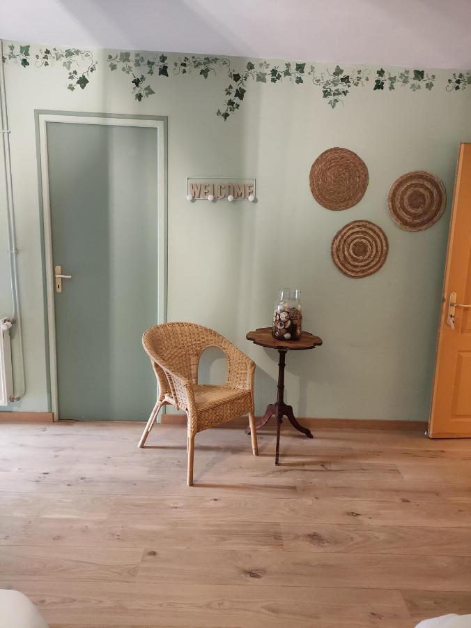 Bleu Bonheur Bed & Breakfast Dennevy Phòng bức ảnh